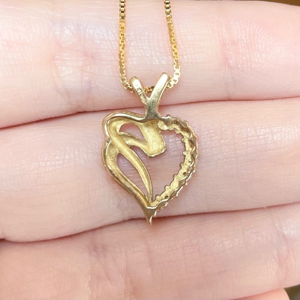 10k diamond paved heart swirl filigree solid yellow gold dainty pendant​​​​​​​​ - Picture 9 of 10